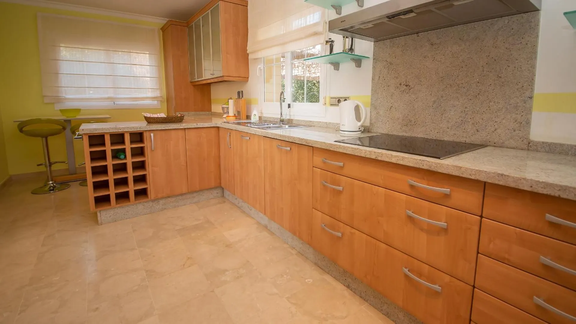מנילבה Villa Marmol 162 0*,